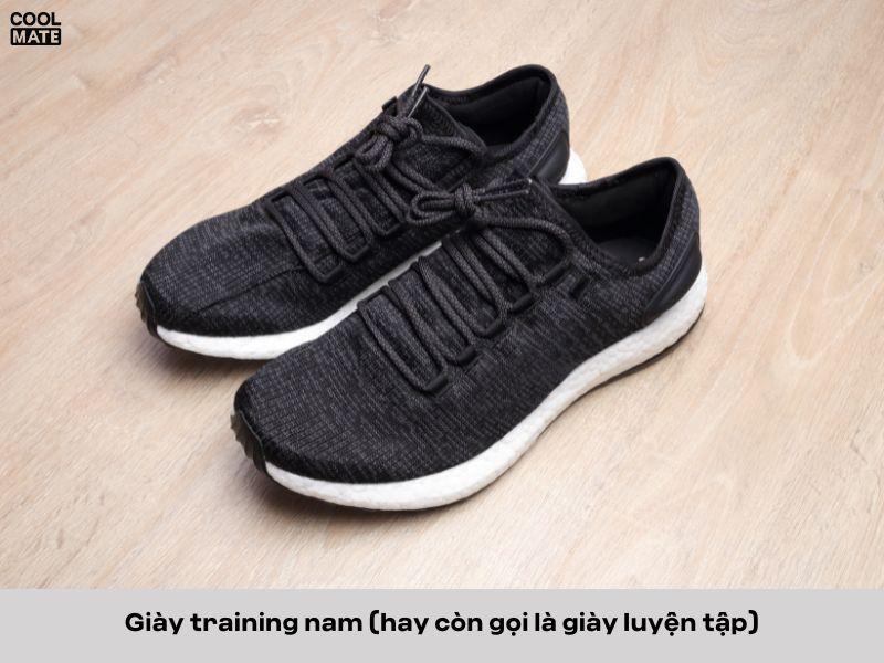 Hình ảnh giày training với tên viết tắt TR hoặc CR