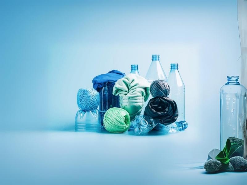 recycled-polyester-duoc-tao-nen-tu-cac-chai-nhua