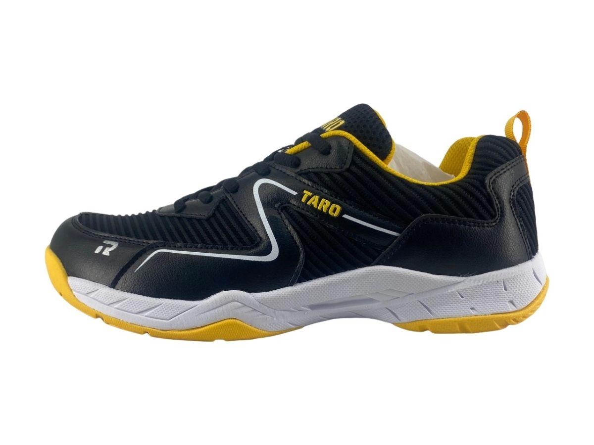 Giày cầu lông Taro TR024-1 nhấn vào phần mũi giày rộng rãi