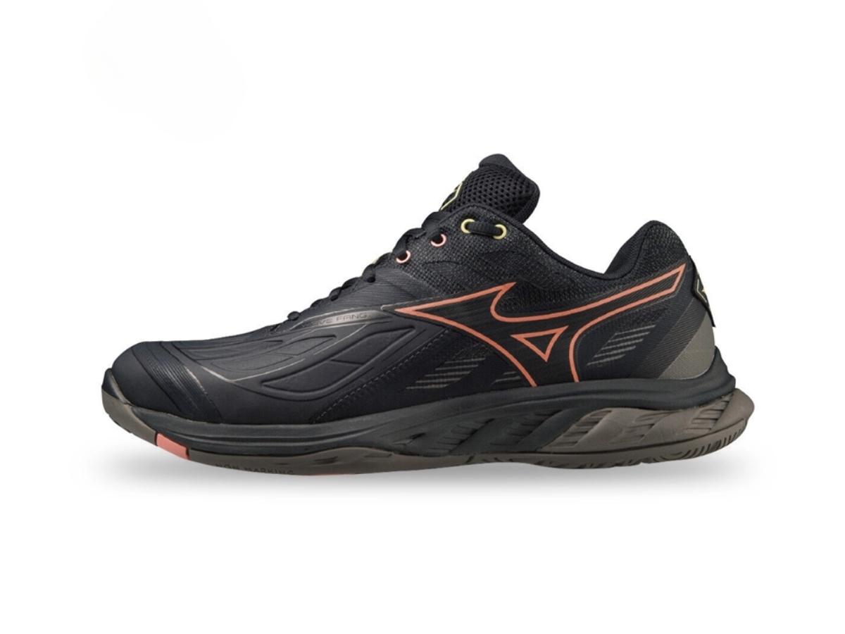 Giày cầu lông Mizuno mang đến chất lượng và độ bền tuyệt đối