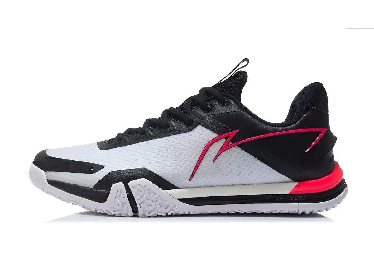 Li-Ning AYAR007-1 dành cho người có lối chơi tấn công mạnh mẽ