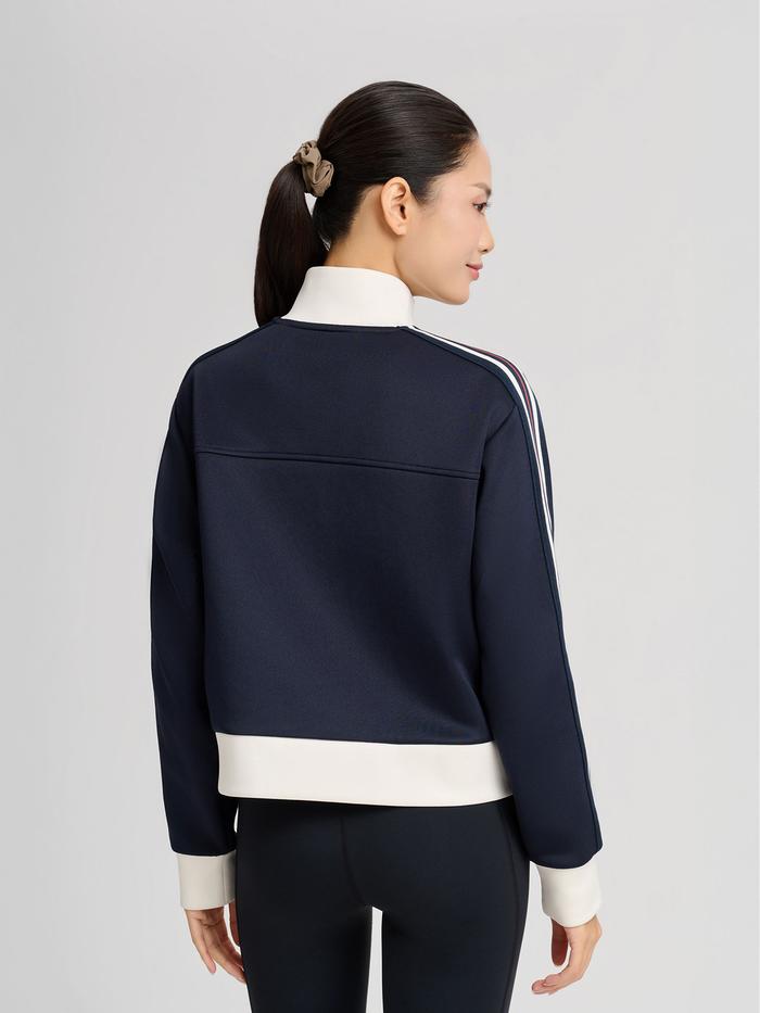 Áo khoác thể thao nữ Studio - undefined