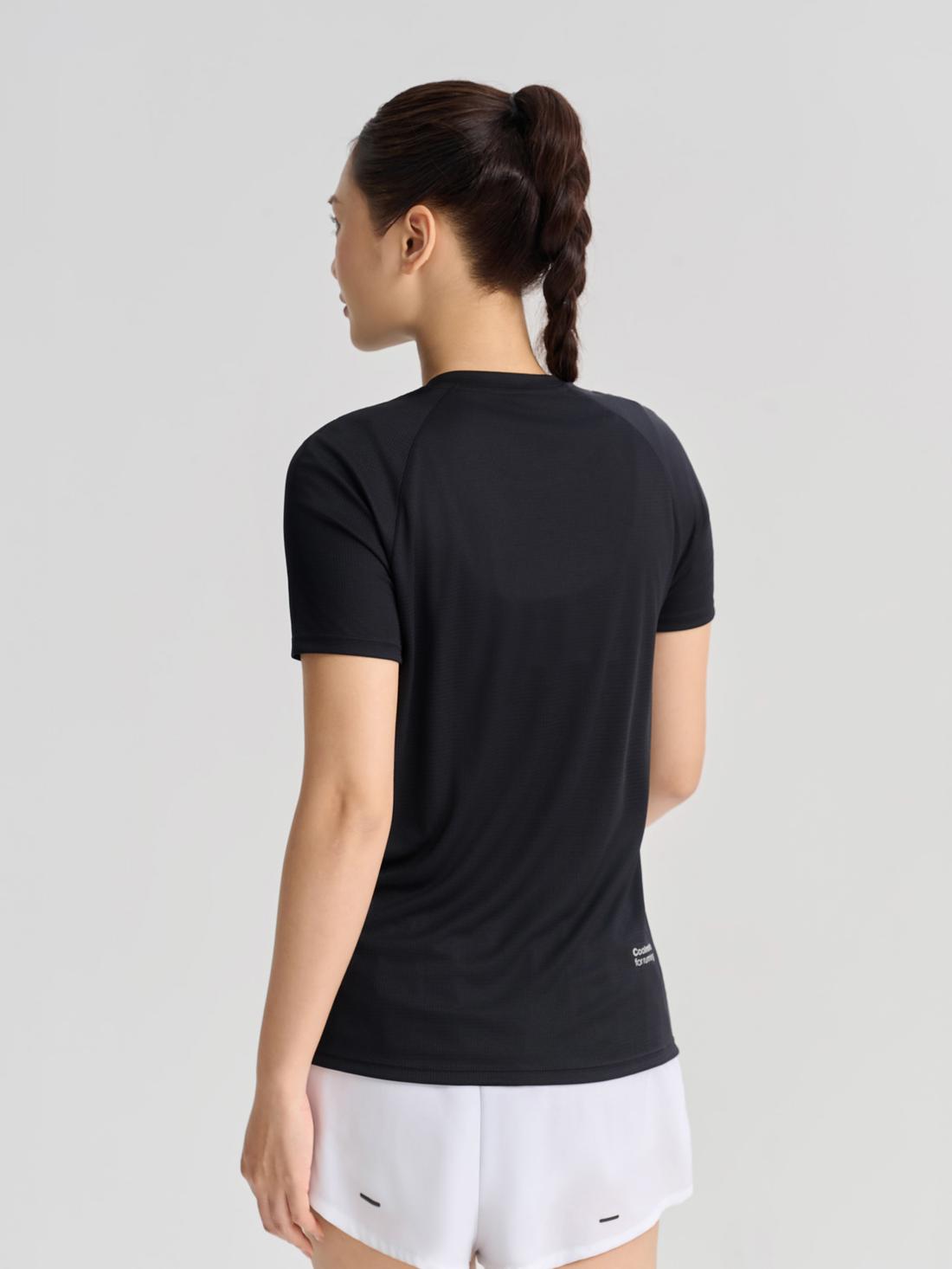 Áo thun chạy bộ nữ Essentials - undefined