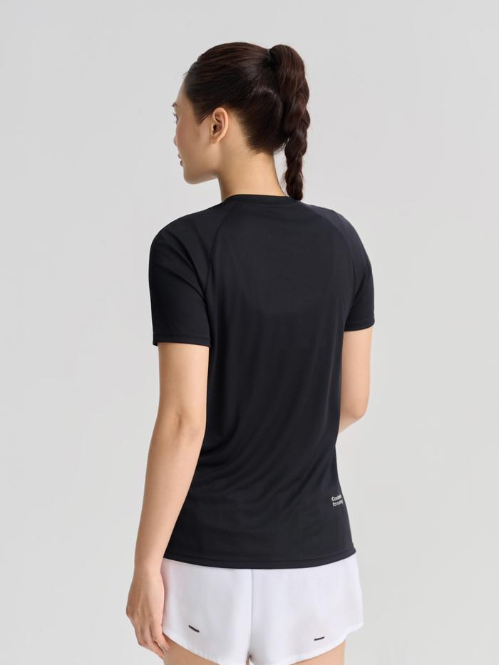 Áo thun chạy bộ nữ Essentials - undefined