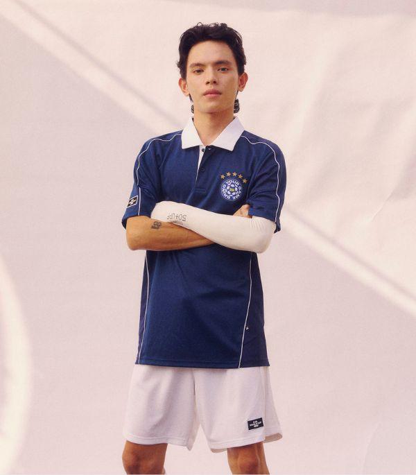 Tôn vinh tình yêu bóng đá