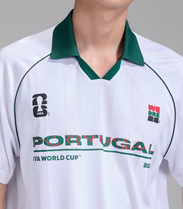Contrast Polo Collar
