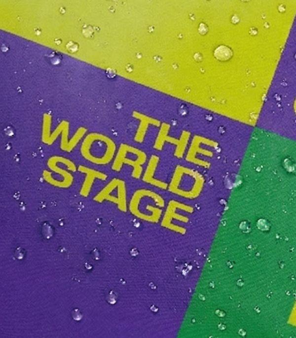 Chất liệu bền chắc, chống thấm nhẹ