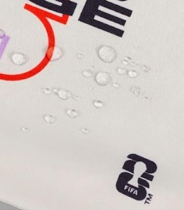 Chất liệu bền chắc, chống thấm nhẹ