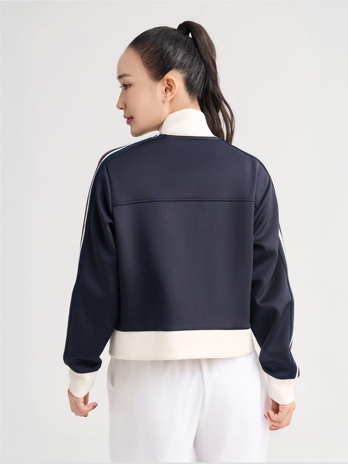 Áo khoác thể thao nữ Studio - undefined