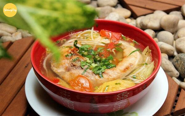 Món canh chua cá bớp đậm đà hương vị