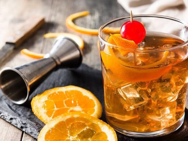 cách pha cocktail từ rượu whisky - Old Fashioned