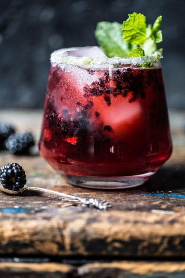 Cách pha Cocktail dâu tằm chanh cực đơn giản 1