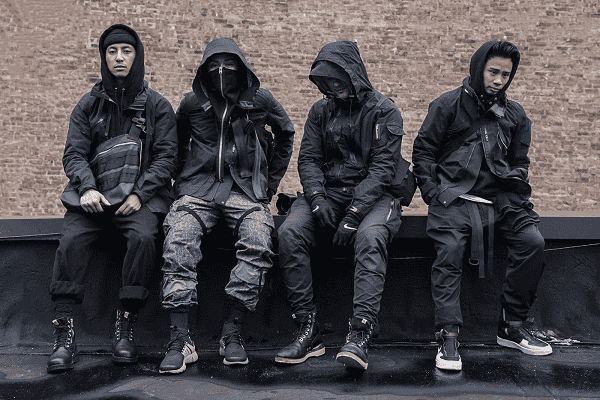 Tâm điểm đang "gây bão" trong cộng đồng thời trang trẻ Dark-wear style