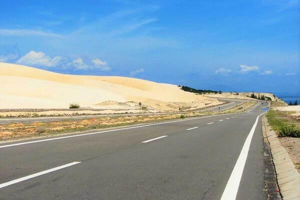 Di chuyển đến Mũi Né Phan Thiết bằng xe máy để chiêm ngưỡng cung đường đẹp