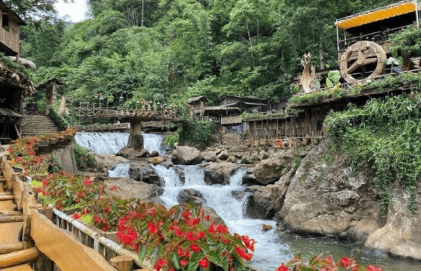 Bản Cát Cát thơ mộng hút hồn trên vùng núi cao