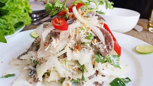 Gỏi cá trích tươi ngọt thịt, béo ngậy