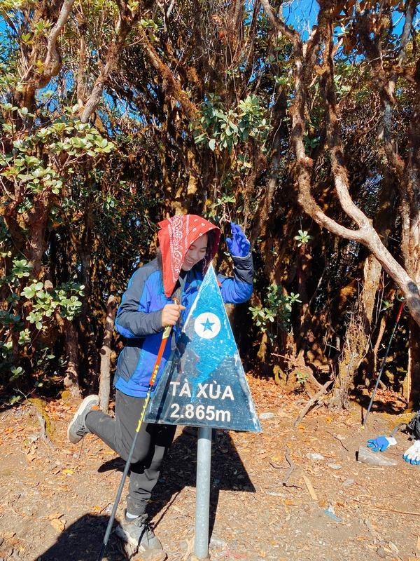 Trekking Tà Xùa - Sống lưng khủng long