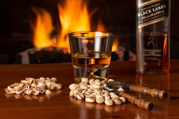 Hạt khô và whisky: sự lựa chọn đa dạng