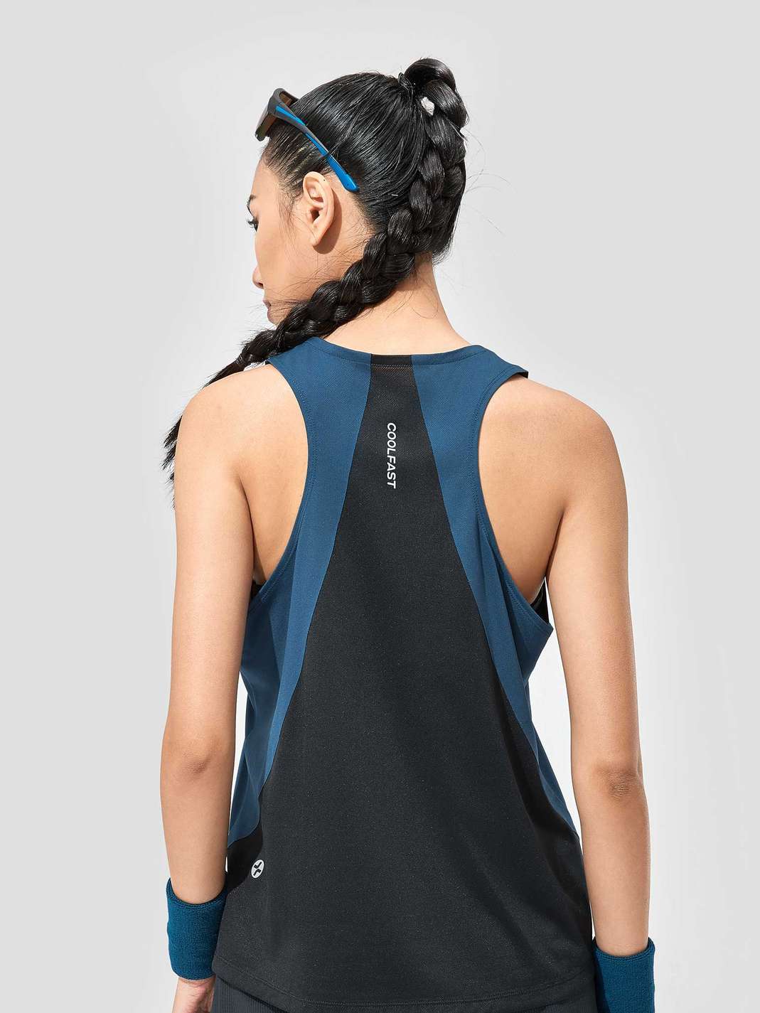 Product Image /image/April2025/ao-singlet-nu-chay-bo-race-tee-432-navy.jpg