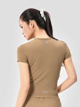 Product side /image/April2025/ao-tee-ribbed-713-nau-mocha.jpg