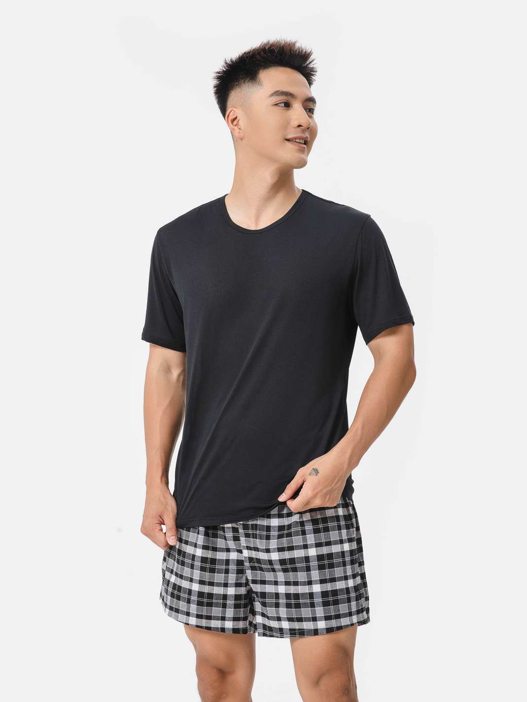 Product Image /image/April2025/ao-thun-nam-mac-trong-excool-156-den.jpg