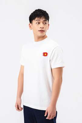 Product side /image/April2025/ao-thun-relaxed-fit-in-co-do-doc-lap-1.11.jpg