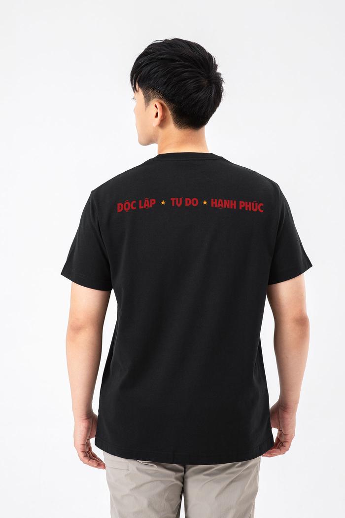 Áo thun Relaxed fit in Cờ đỏ - Độc lập - undefined