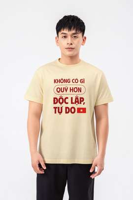 Product side /image/April2025/ao-thun-relaxed-fit-in-ko-gi-quy-hon-doc-lap-tu-do-112-be_2.jpg
