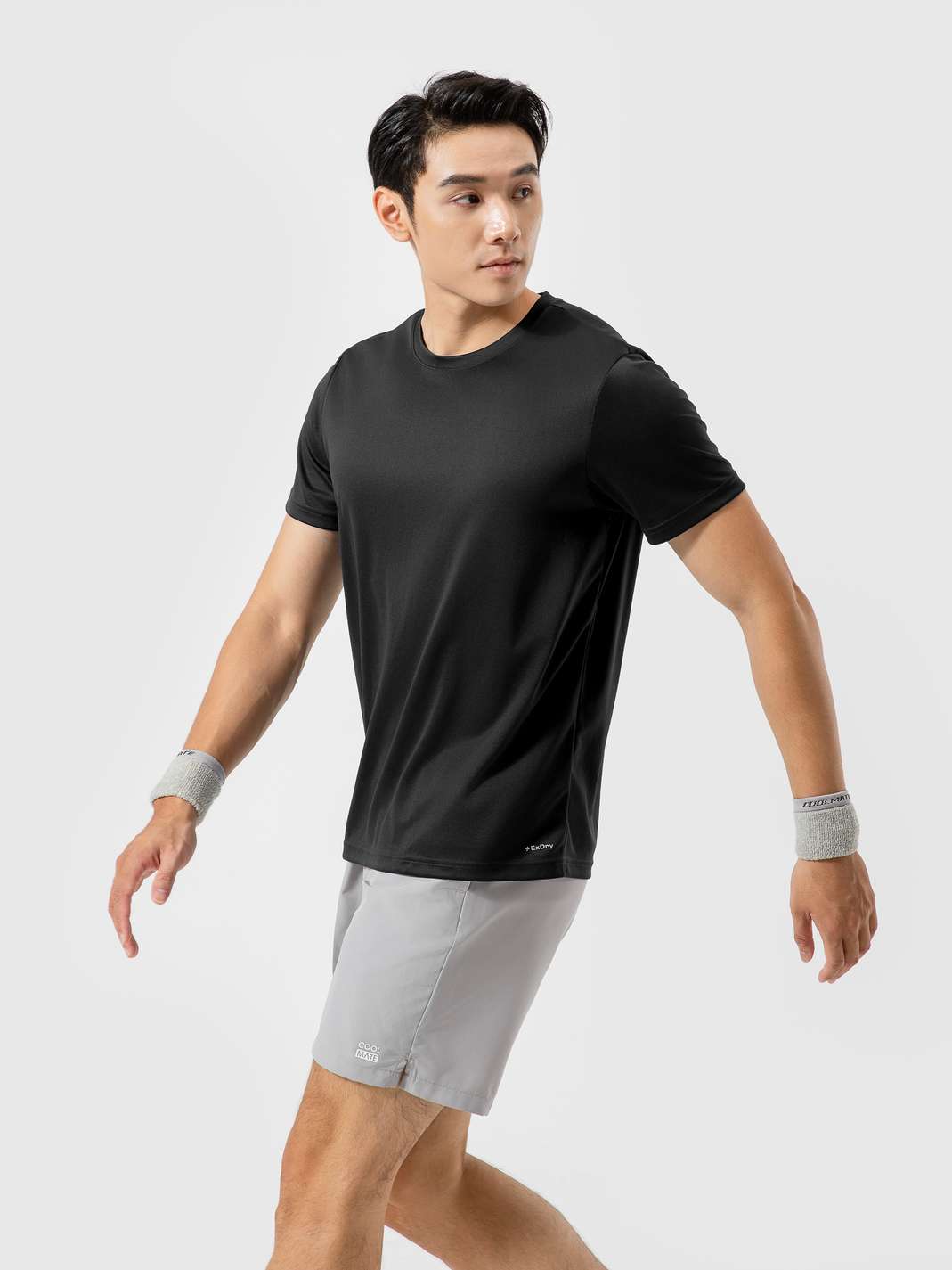 Product Image /image/August2024/Ao_Thun_Nam_The_Thao_Coolmate_Basics_-_Den_6_(3).jpg