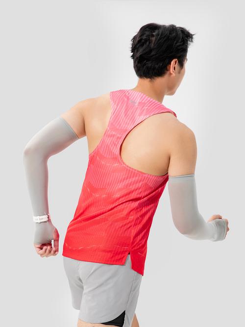 Tanktop chạy bộ nam Graphic Energy - hover