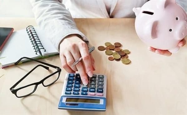Tiết kiệm tiền mua nhà trong 5 năm - nuôi lợn kiểu mới