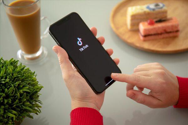 Cách làm video tiktok giới thiệu bản thân bắt trend cực hot