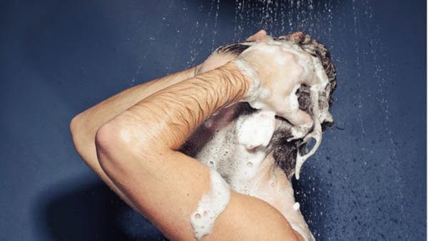 Sử dụng sai loại dầu gội phù hợp là sai lầm phổ biến