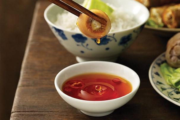 Mắm Cát Hải vị thơm nhẹ và màu vàng sánh mịn