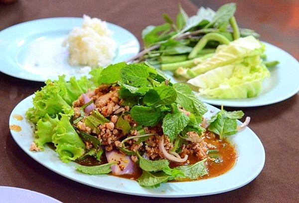 Lạp cá Mường Lò có vị chua nhẹ, thơm và đậm vị