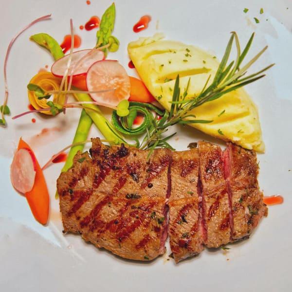 Bêtô Bistro&Tealounge - các món ăn phong cách Châu Âu bày trí đẹp mắt