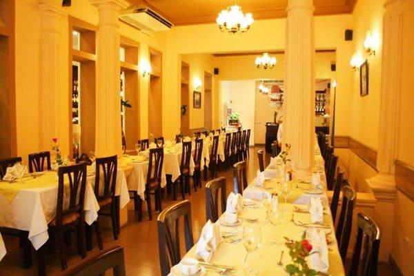 Au Délice - nổi tiếng với món beefsteak ngon nổi tiếng ở Hà Nội