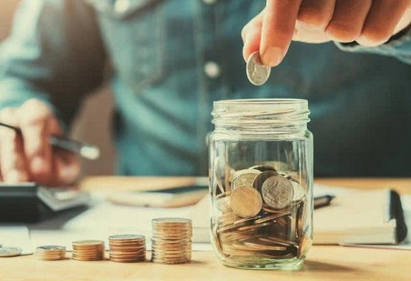 Hàng tháng luôn gửi vào tiết kiệm tối thiểu 10 - 20% mức thu nhập
