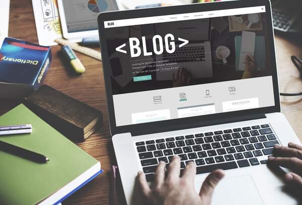 viết blog kiếm thêm tiền trả nợ
