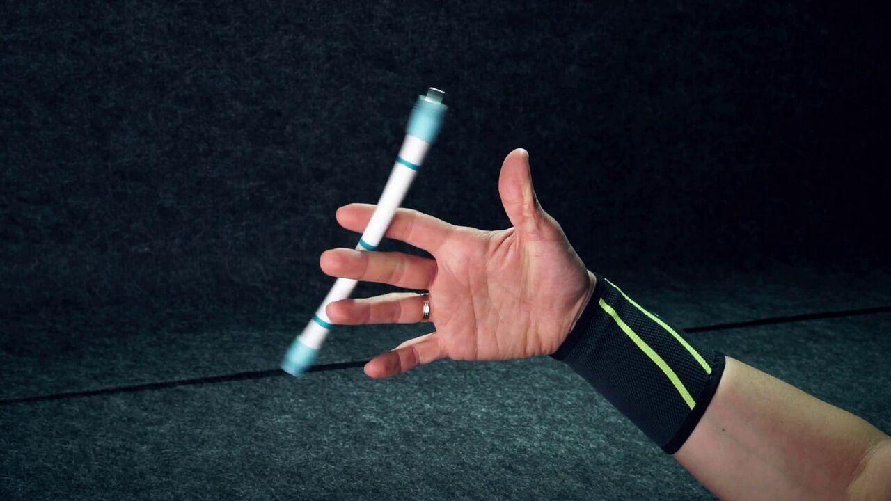 Cách quay bút TikTok: Kỹ thuật Fingerpass