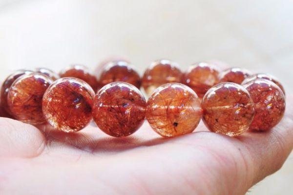 Vòng tay phong thủy thạch anh tóc đỏ