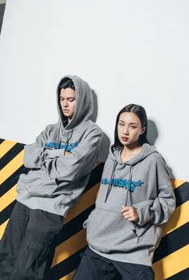 Product side /image/December2022/hoodie-oversize-84RISING-LOGO-TYPOGRAPHY-2.jpg