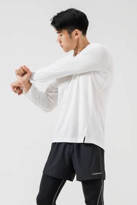 Product side /image/December2023/ao-the-thao-essentials-2.jpg