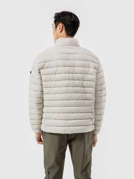 Product side /image/December2024/ao-phao-nhe-ultrawarm-2.jpg