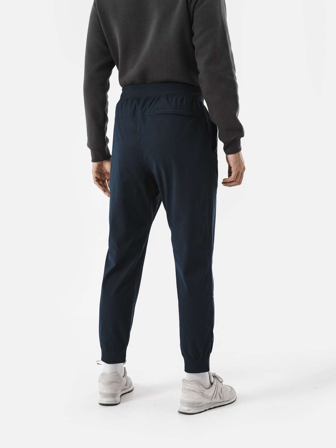 Product Image /image/December2024/quan-jogger-ecc-warp-knitting-xanh-navy-4.jpg