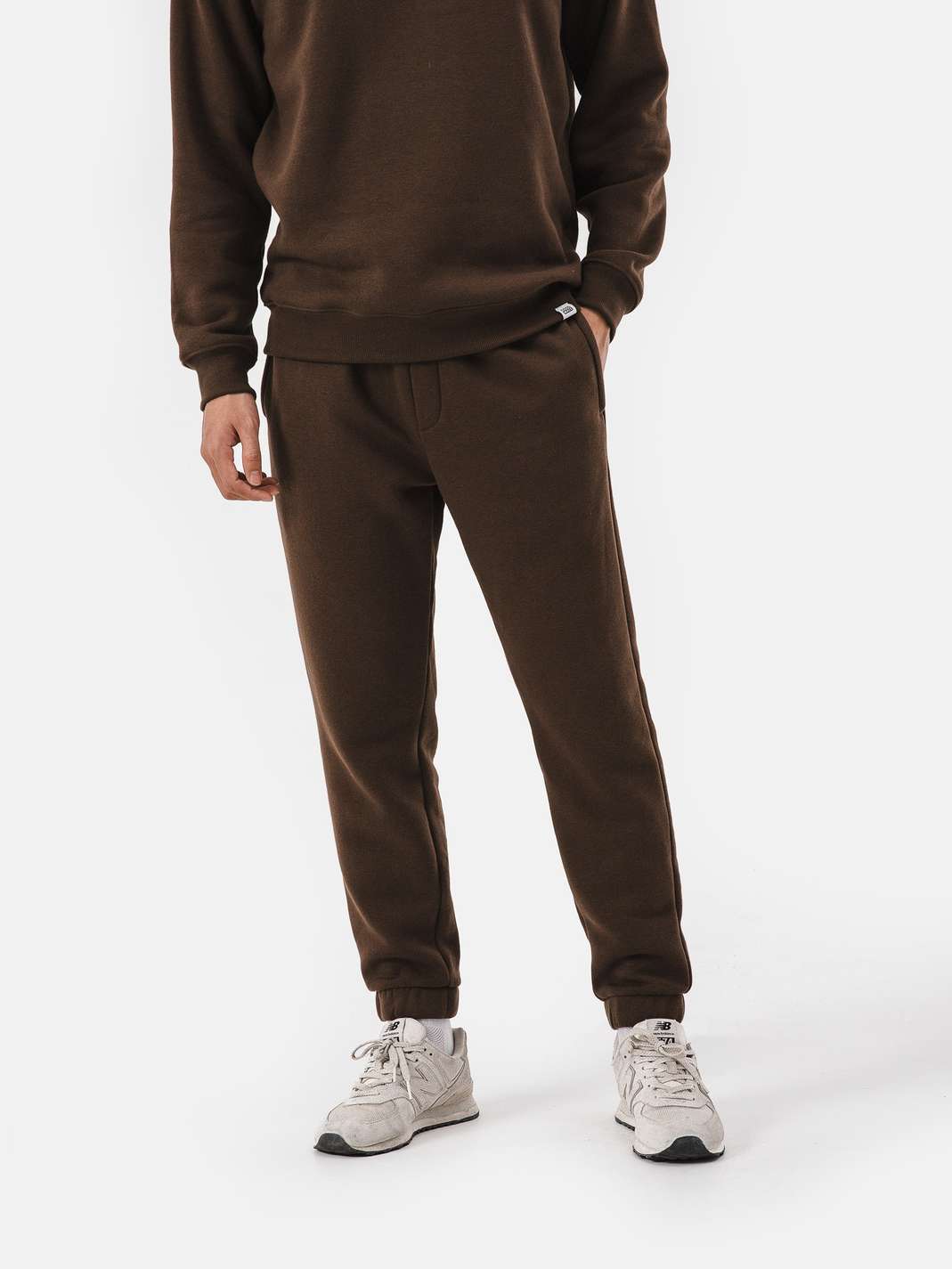 Product Image /image/December2024/quan-jogger-pants-fleece-10.jpg
