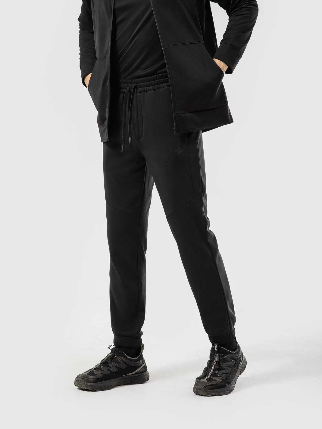 Product Image /image/December2024/quan-jogger-the-thao-fleece-track-jacket-premium-den-3.jpg