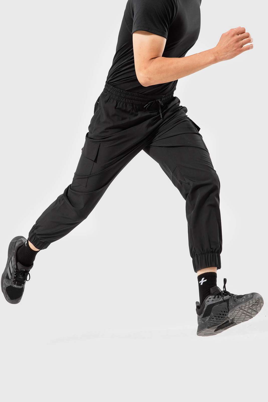 Product Image /image/December2024/quan-jogger-the-thao-nam-co-gian-tham-hut-exdry-1.jpg