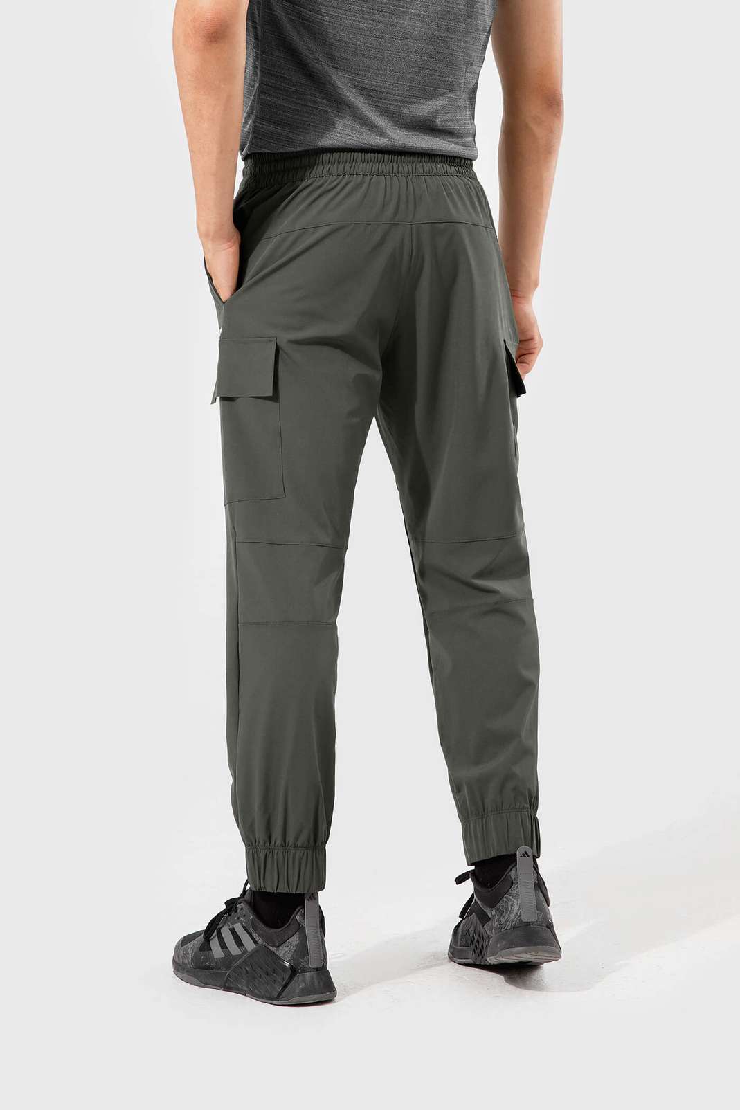 Product Image /image/December2024/quan-jogger-the-thao-nam-co-gian-tham-hut-exdry-4.jpg