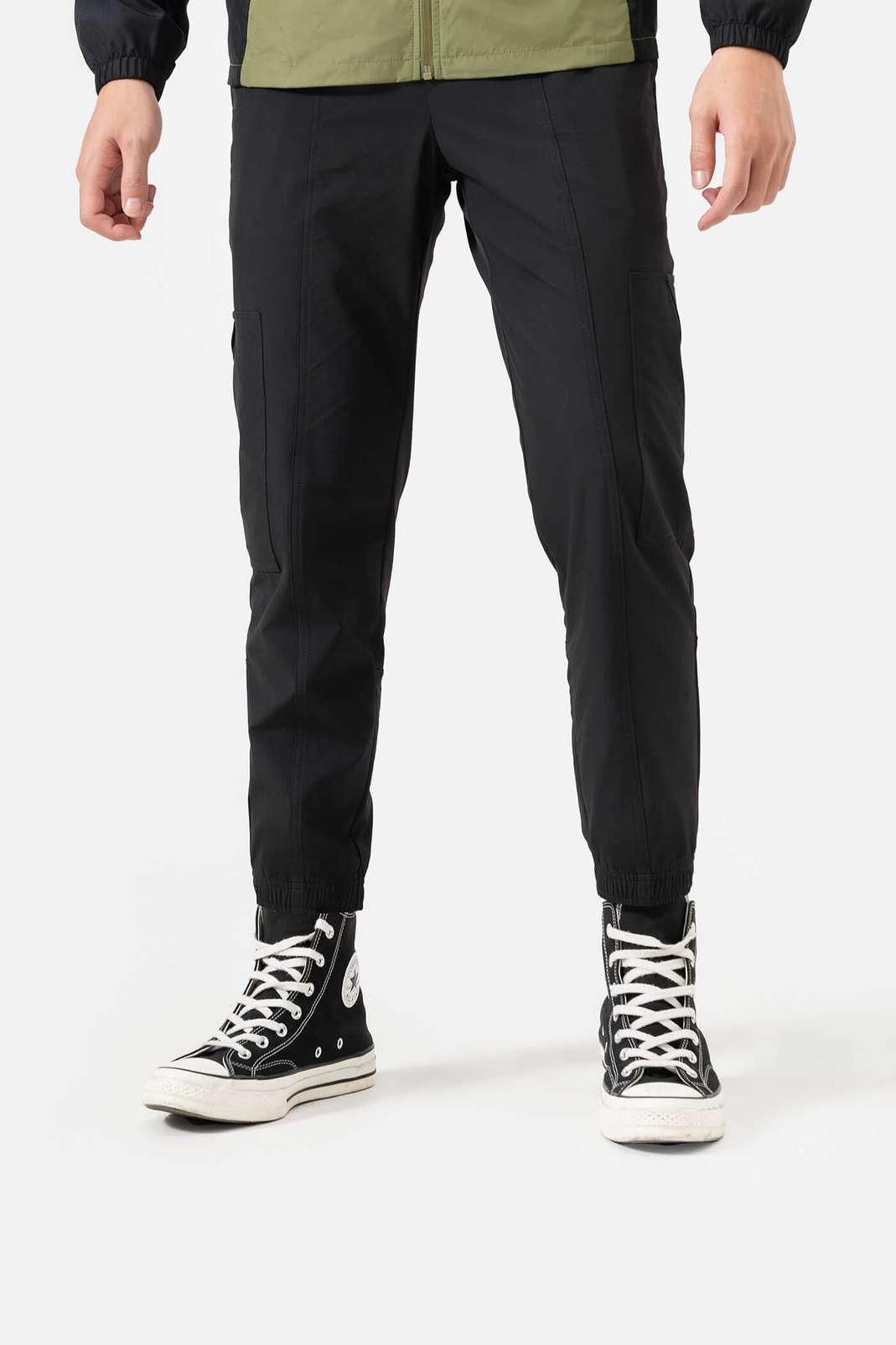 Product Image /image/December2024/quan-ut-jogger-da-nang-co-gian_(3).jpg